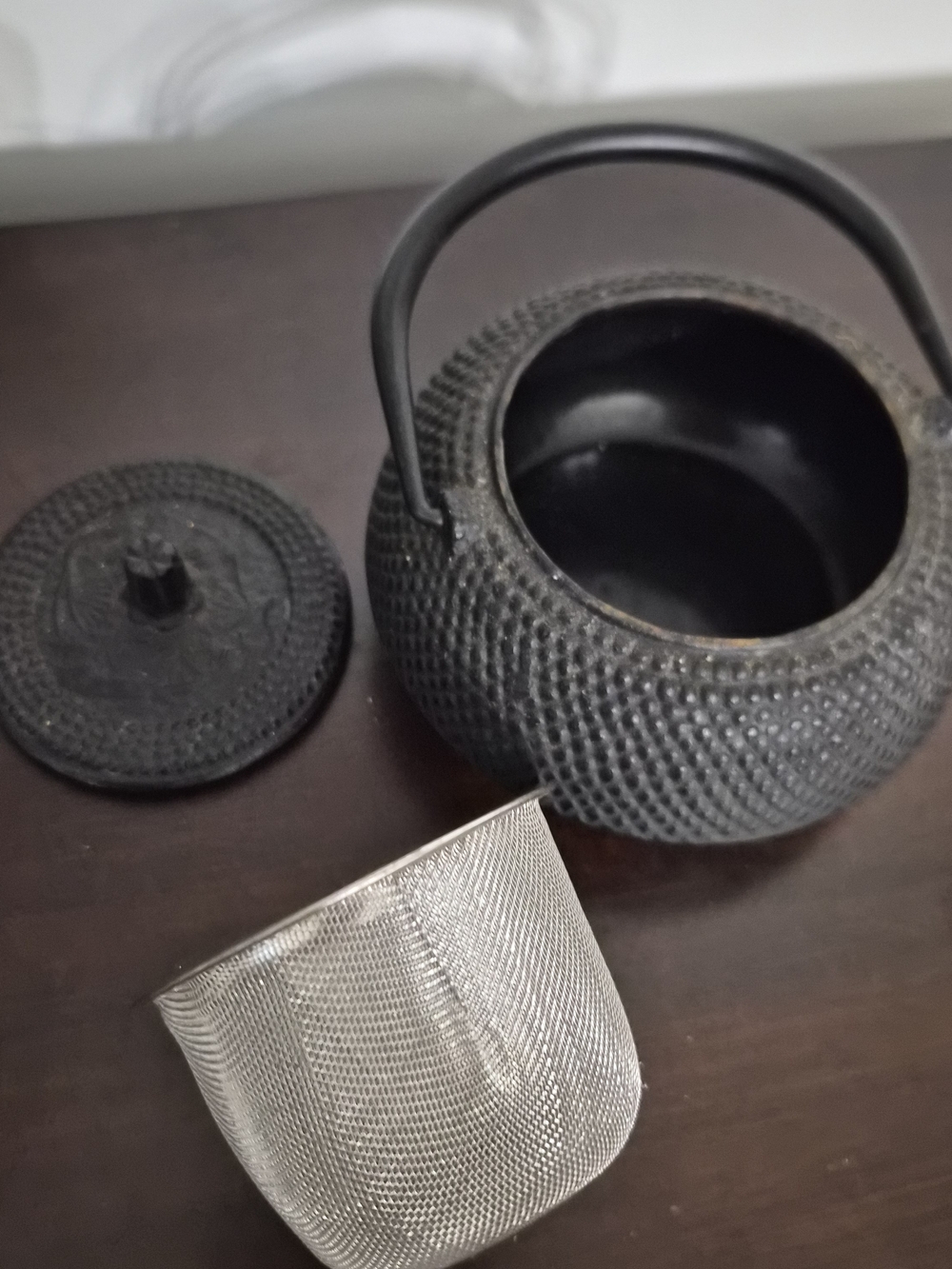 Black Cast Iron Tetsubin-Style Tea Kettle - Picture 4 of 5